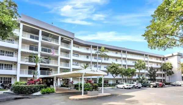 565 Oaks Ln #410, Pompano Beach, FL 33069