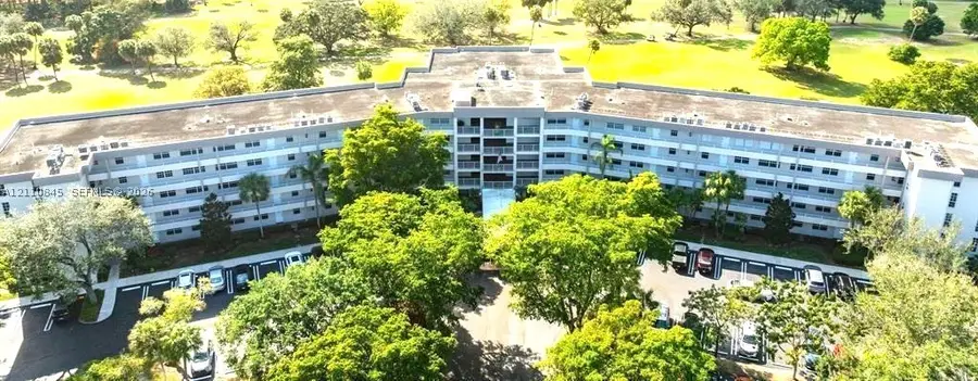 565 Oaks Ln #410, Pompano Beach, FL 33069 - #2