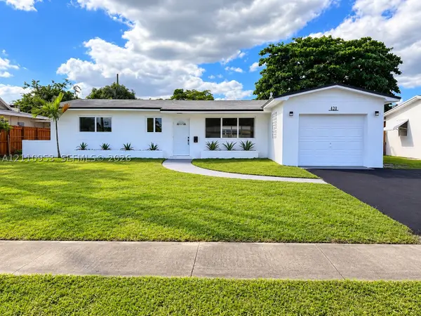 420 SW 71st Way, Pembroke Pines, FL 33023
