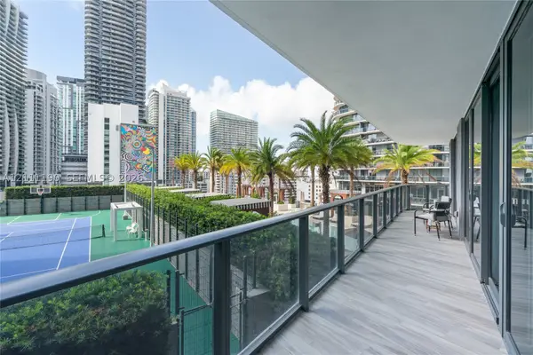 801 S Miami Ave #1002, Miami, FL 33130