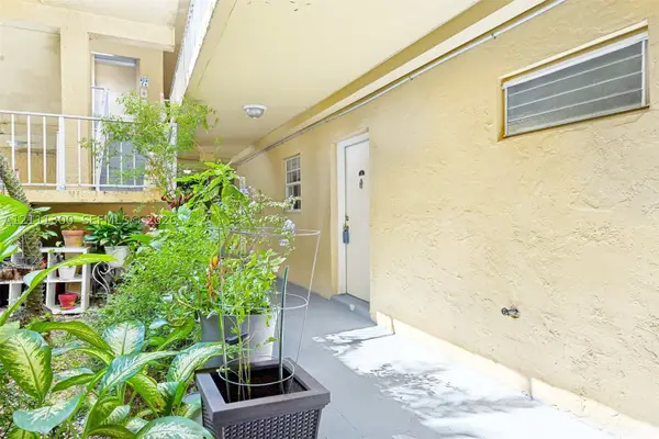 5400 SW 77th Ct #1J, Miami, FL 33155