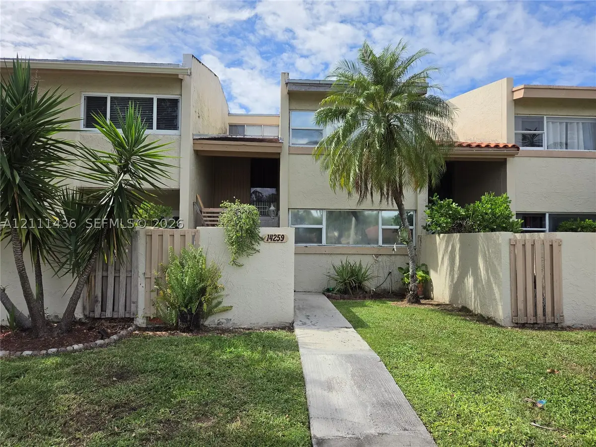 14259 E Kendale Lakes Cir, Miami, FL 33183 - #1
