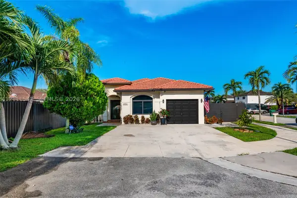 20016 NW 81st Path, Hialeah, FL 33015