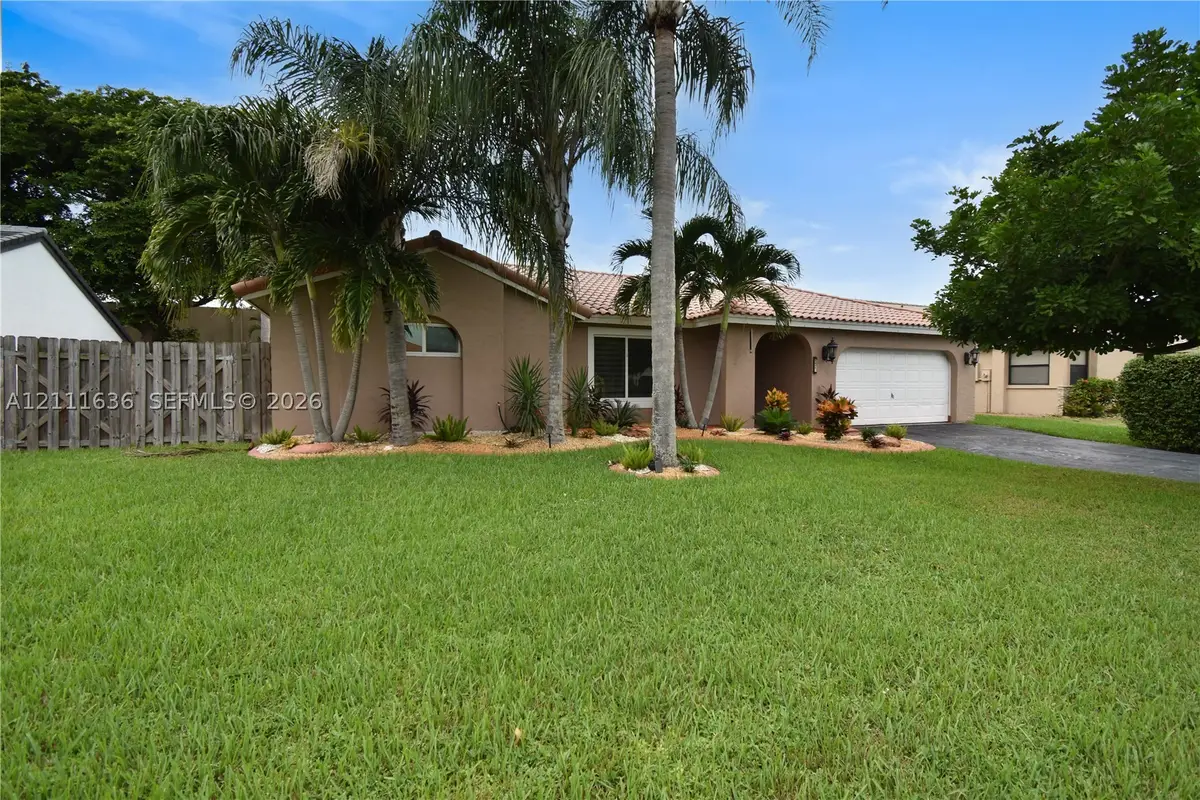 6671 W Wedgewood Ave, Davie, FL 33331 - #1