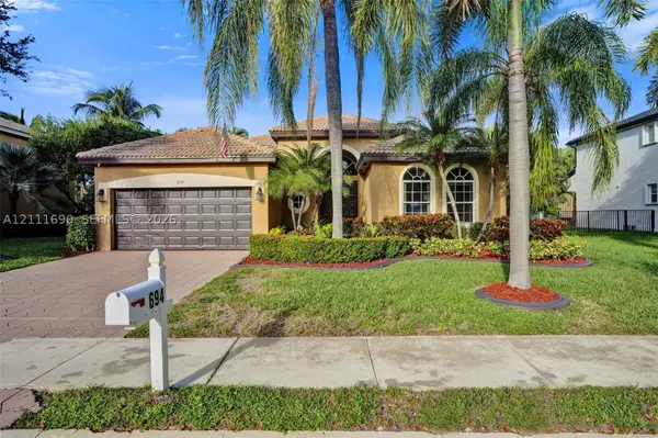 694 SW 159th Ln, Pembroke Pines, FL 33027