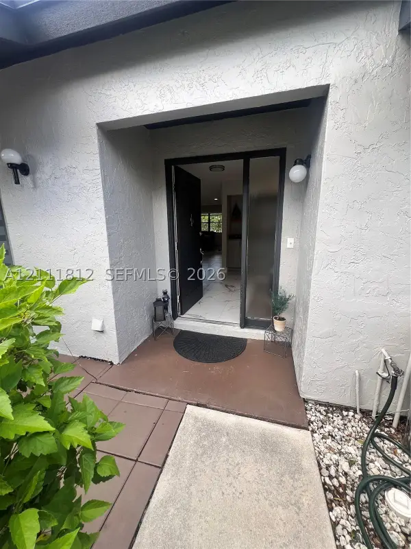 350 Quincy Ct, Royal Palm Beach, FL 33411