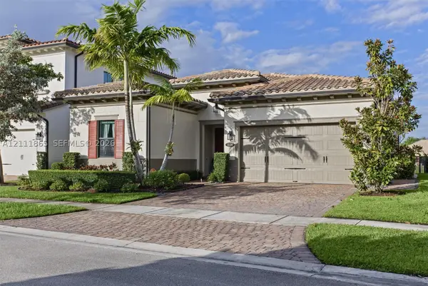 1034 SW 113th Ave, Pembroke Pines, FL 33025