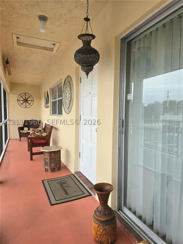 5387 SW 40th Ave #203, Dania Beach, FL 33314