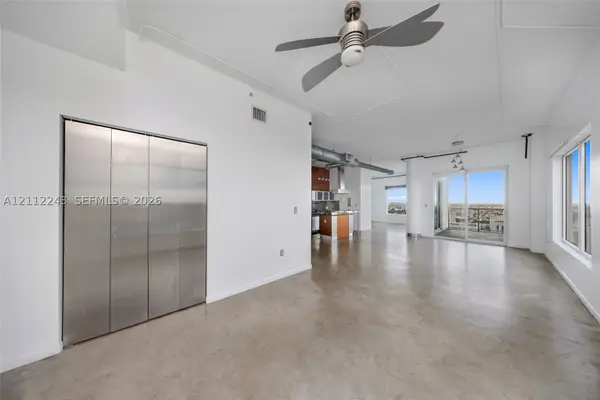 10 SW South River Dr #PHI15, Miami, FL 33130