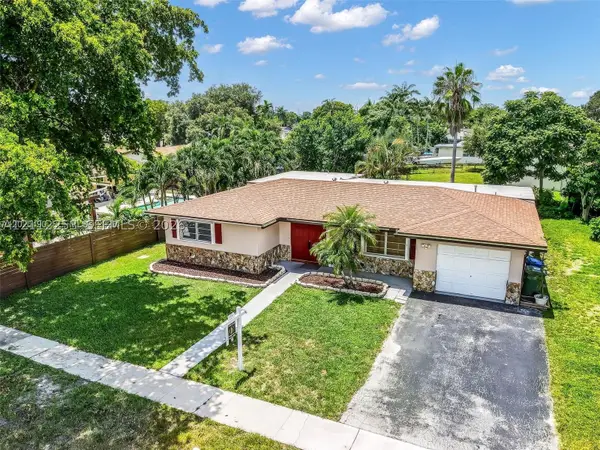 500 NW 96th Ter, Pembroke Pines, FL 33024