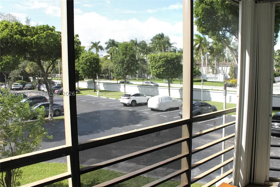 20500 W Country Club Dr #202, Aventura, FL 33180 - #2