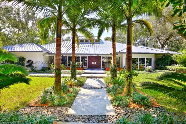 5520 Oakwood Ln, Coral Gables, FL 33156