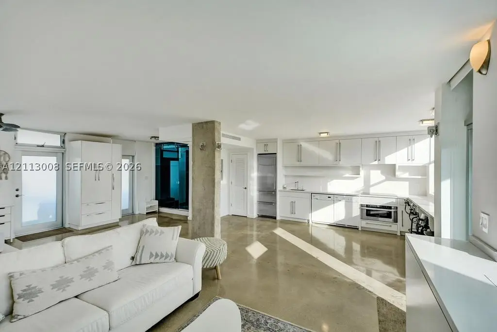 301 Ocean Dr #402, Miami Beach, FL 33139 - #1
