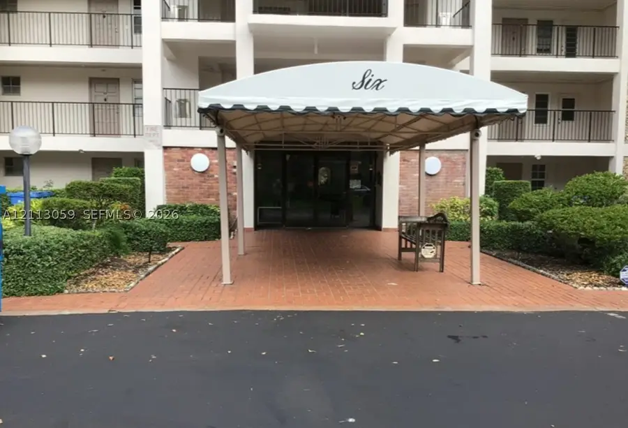 2751 N Palm Aire Dr #102, Pompano Beach, FL 33069 - #2