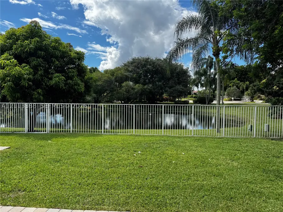 527 Water Pt, Weston, FL 33326 - #2