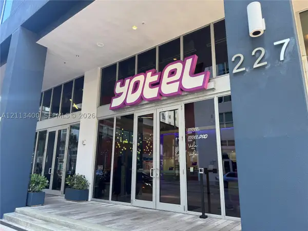 227 NE 2nd St #2105, Miami, FL 33132