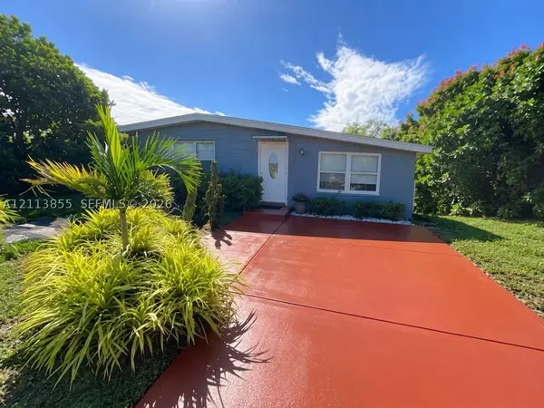 913 Hudson Ave, Lehigh Acres, FL 33936
