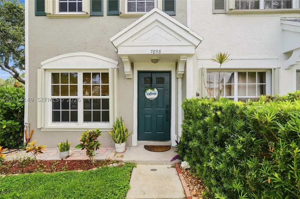 7898 Dixie Beach Cir, Tamarac, FL 33321 - #1