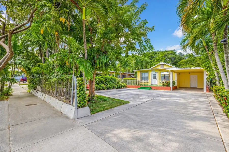 1240 NW 33rd Ave, Miami, FL 33125 - #2