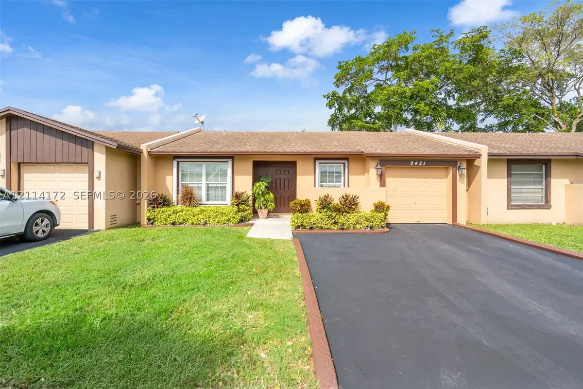 9421 S Meadows Cir, Miramar, FL 33025 - #1