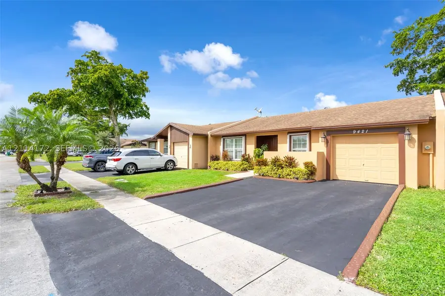 9421 S Meadows Cir, Miramar, FL 33025 - #3