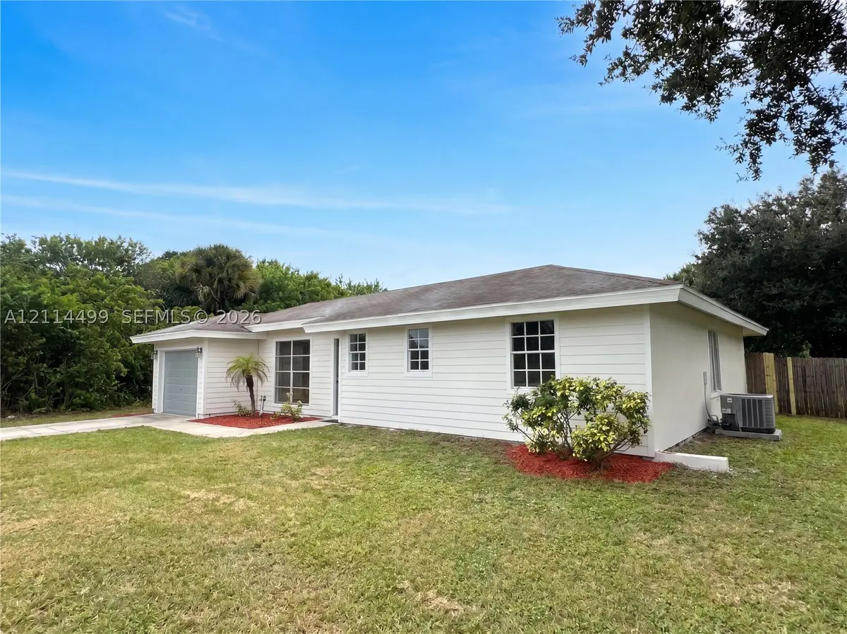 1005 Barber St, Sebastian, FL 32958 - #1