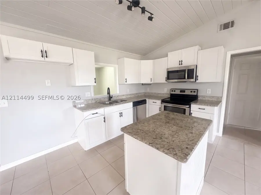 1005 Barber St, Sebastian, FL 32958 - #2