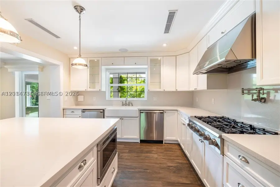 4531 N Bay Rd, Miami Beach, FL 33140 - #3
