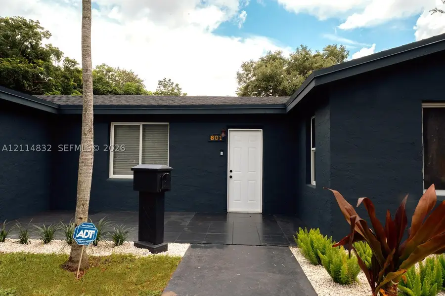 801 NE 144th St, North Miami, FL 33161 - #3