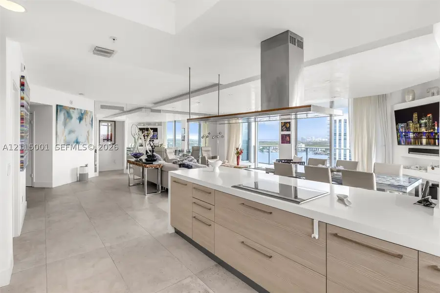 17301 Biscayne Blvd #2101, North Miami Beach, FL 33160 - #3