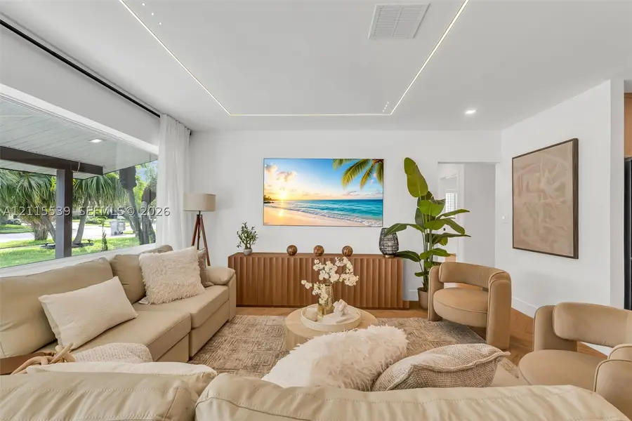 381 SE 6th Ter, Pompano Beach, FL 33060 - #2
