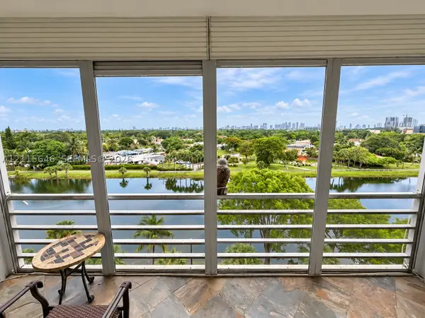 16850 S Glades Dr #7F, North Miami Beach, FL 33162