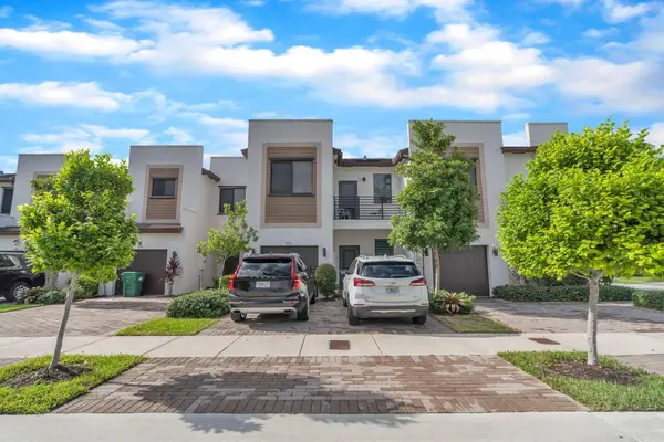 230 NE 208th Terrace #230, North Miami Beach, FL 33179