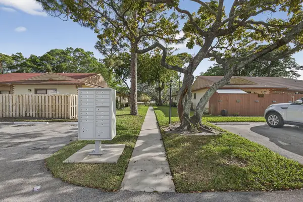 4296 Woodstock Drive #D, West Palm Beach, FL 33409