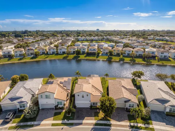 4122 Rosa Drive, Deerfield Beach, FL 33064