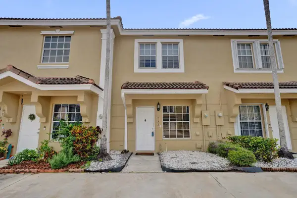 752 SW 122nd Terrace, Pembroke Pines, FL 33025
