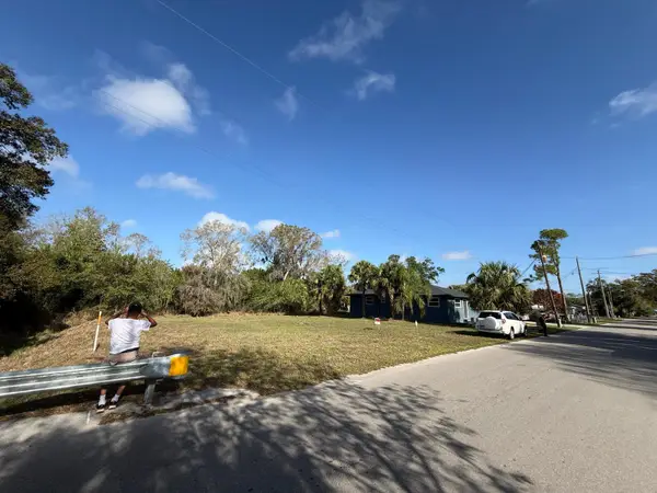 228 Singleton Avenue, ,, FL 34266
