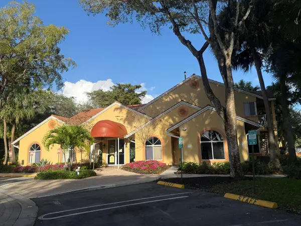 902 Coral Club Drive #902, Coral Springs, FL 33071
