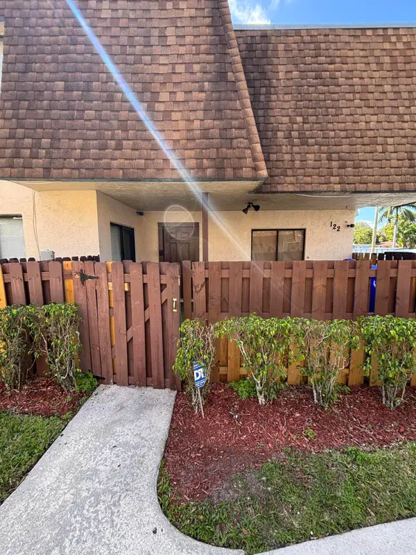 122 San Remo Boulevard #122, North Lauderdale, FL 33068