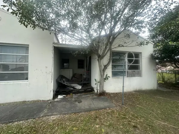 223 SE 4th Street #1, Hallandale Beach, FL 33009