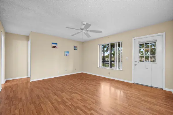 410 Pine Glen Lane #D2, ,, FL 33463