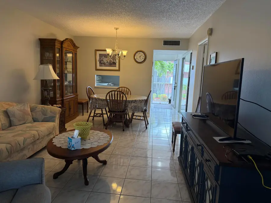 3001 NW 46th Avenue #204, Lauderdale Lakes, FL 33313 - #3