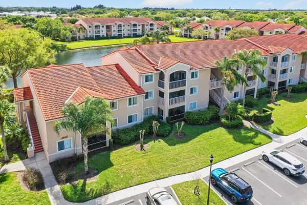 1640 N 42nd Circle #Unit 305, Vero Beach, FL 32967