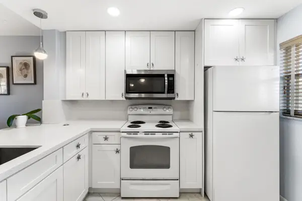 3654 Via Poinciana #504, Lake Worth, FL 33467