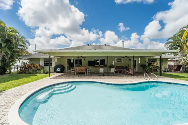 3194 Pebble Beach Drive, Lake Worth, FL 33467