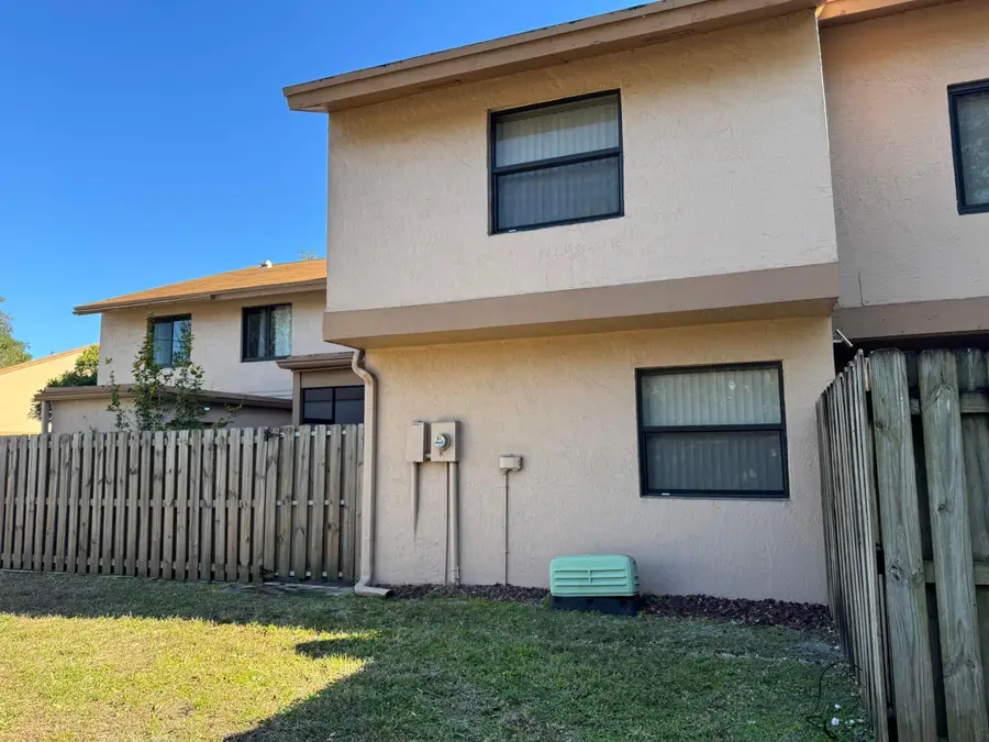 31 Chestnut Circle, Cooper City, FL 33026 - #2