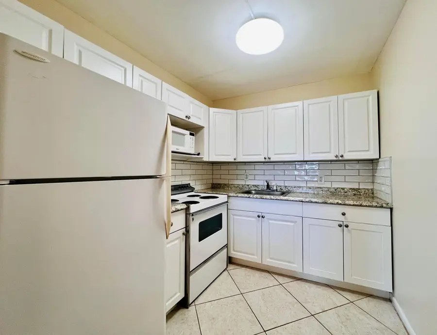 27 Sheffield B, West Palm Beach, FL 33417 - #2