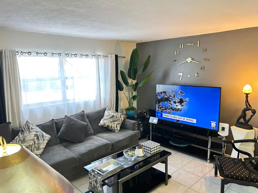 515 S Crescent Drive #107, Hollywood, FL 33021 - #2