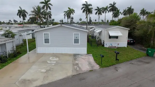 8516 SW 17th Court, Davie, FL 33324