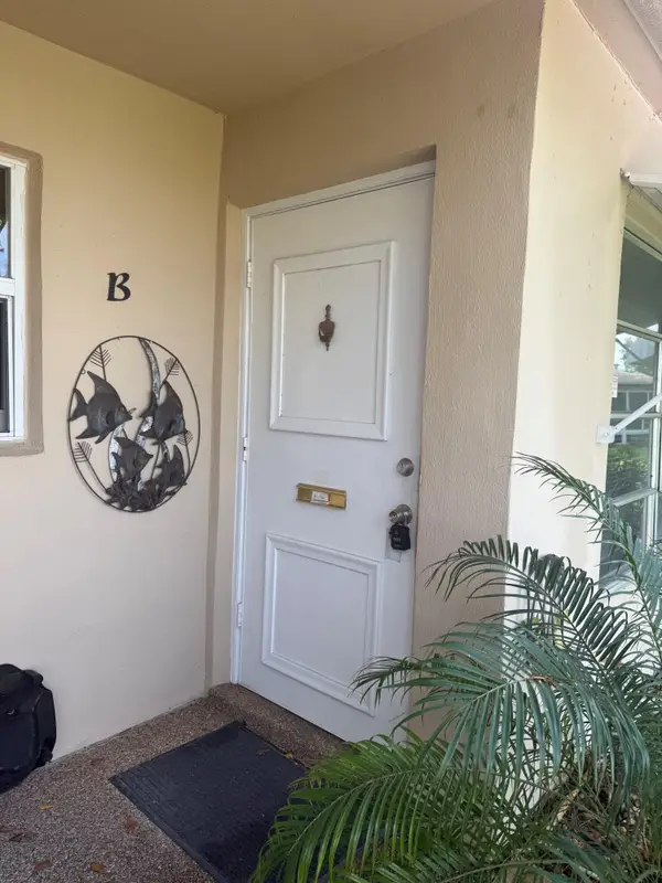1052 North Drive #B, Delray Beach, FL 33445